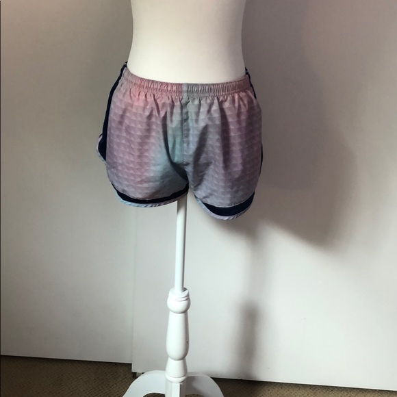 Athletic shorts - Picture 2 of 3